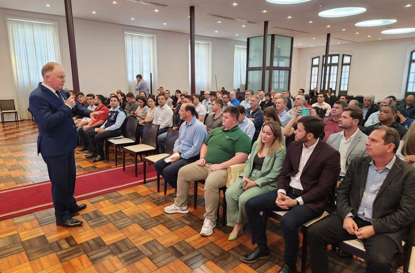  Governo do Estado orienta municípios costeiros e produtores em relação à gripe aviária