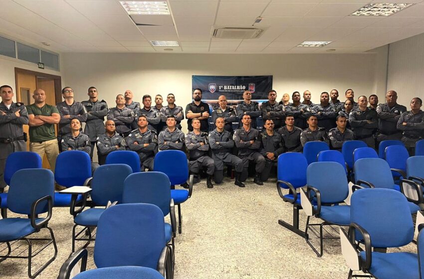  1º Batalhão recebe palestrante Investigador Federal dos EUA
