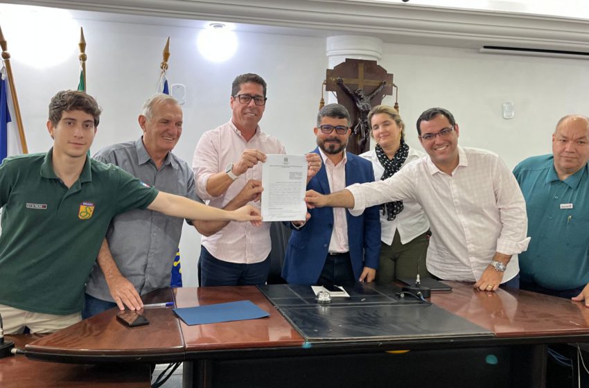  Inaugurado Colégio dos Legislativos do Estado  A primeira reunião do colegiado aconteceu em Cachoeiro de Itapemirim com lideranças do Sul do estado