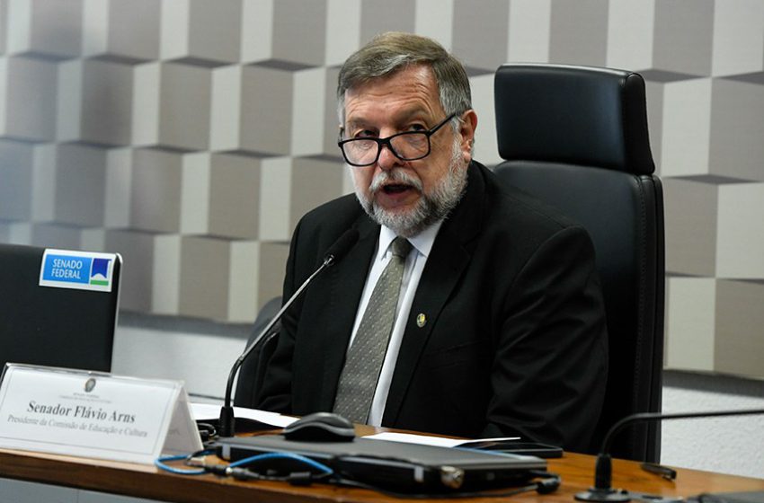  Comissão de Educação ouvirá professores e estudantes sobre novo PNE