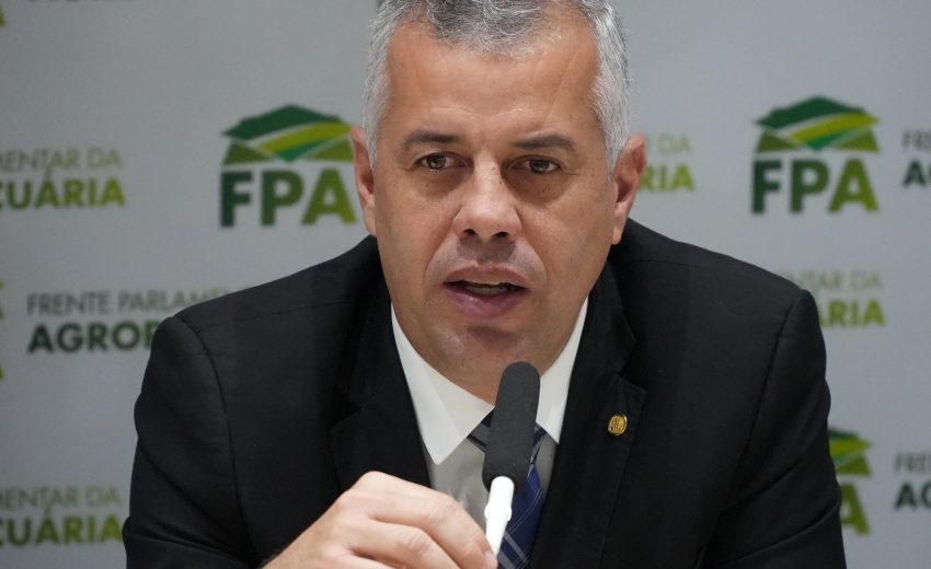  TRABALHADORES SAFRISTAS CONTRATADOS PARA COLHEITA VÃO MANTER O BOLSA FAMÍLIA – Evair de Melo destaca avanço para o setor cafeeiro e a contribuição efetiva da OCB e CNC