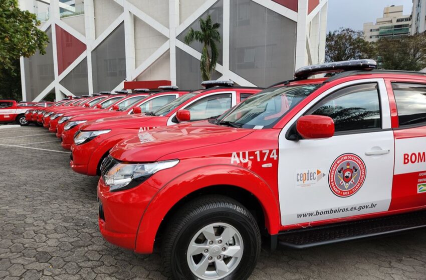  Corpo de Bombeiros Militar recebe 49 novas caminhonetes