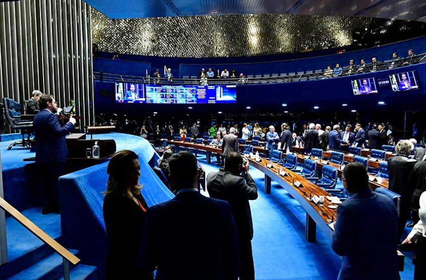  Sessão em 10 de julho homenageará policiais e bombeiros