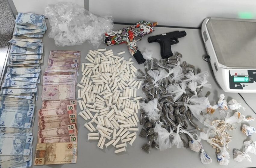  6º BPM apreende entorpecentes e simulacros de armas de fogo