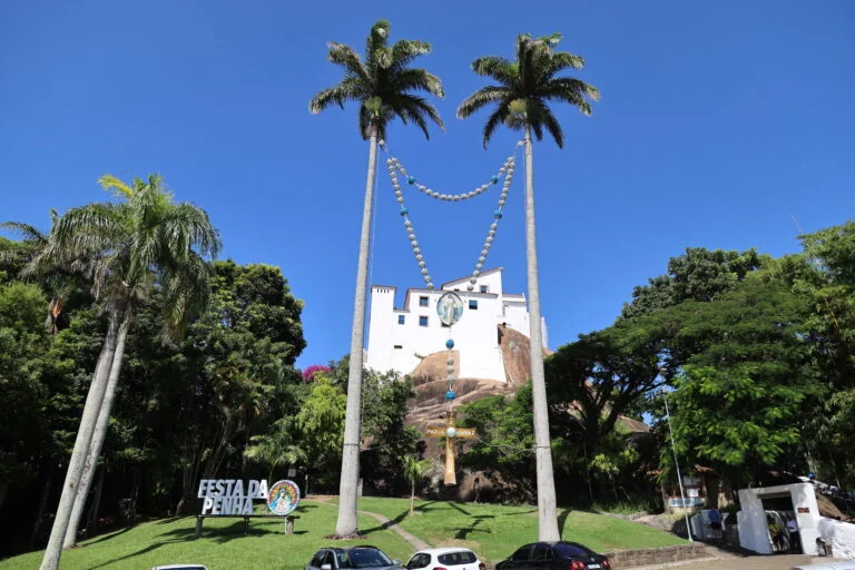  Sesc disponibiliza ônibus com guia de turismo, saindo de 8 cidades, para a Festa da Penha