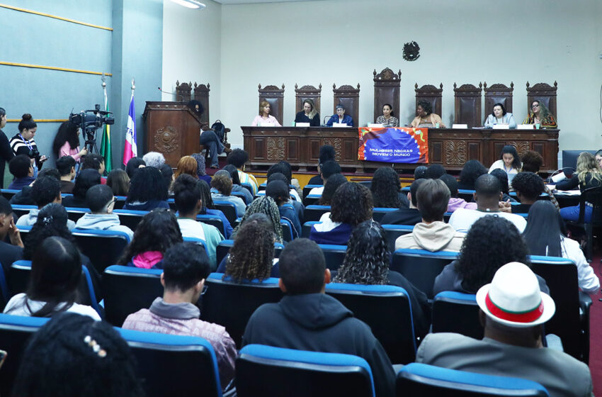  Audiência pública na Ales debate o enfrentamento ao feminicídio de mulheres negras