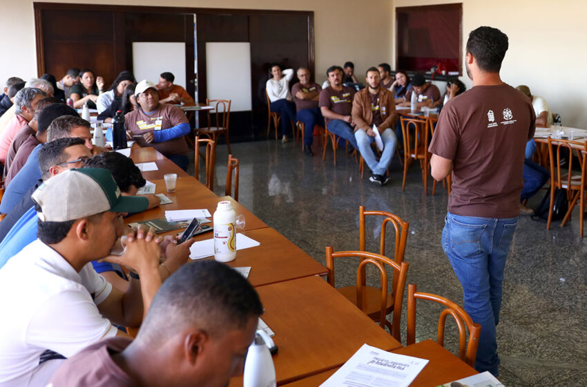  Arranjos discute pragas e doenças em último dia de formação