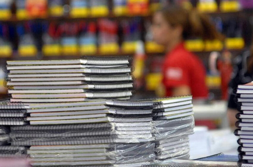  Matéria proíbe violência e apologia ilustrando material escolar