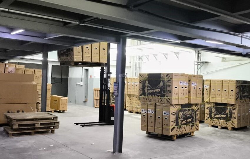  Contêiner com mais de 180 bicicletas elétricas é apreendido ao ser descarregado em estabelecimento sem inscrição estadual em Vitória