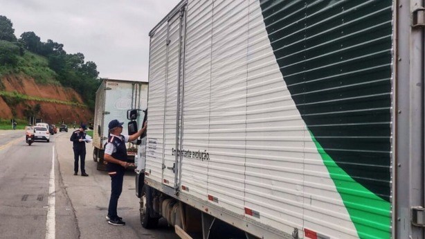  Fiscalização da Sefaz recupera mais de R$ 63 mil em operação de trânsito em Colatina