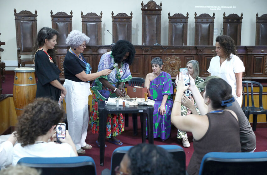  Procuradoria da Mulher debate legado e futuro das parteiras