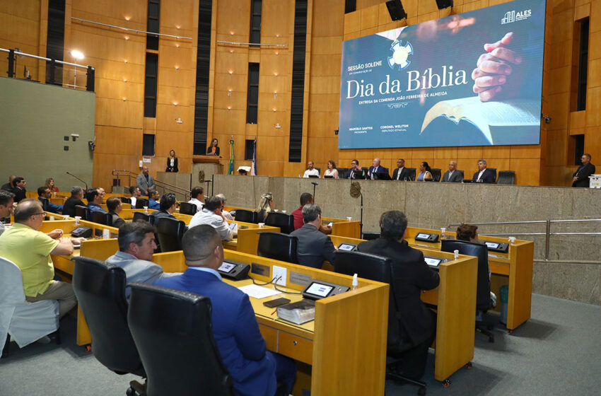  Sessão reforça papel da Bíblia na promoção da justiça social