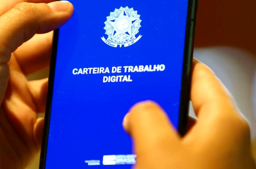  Agência do Trabalhador começa semana com mais de 1,2 mil vagas de emprego